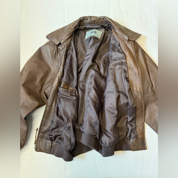 Burk’s Bay Oversized Brown Leather Bomber Jacket - Picture 5 of 17